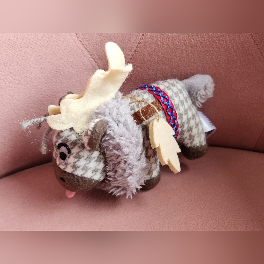Disney world Epcot Norway Sven Plush Ornament NWOT